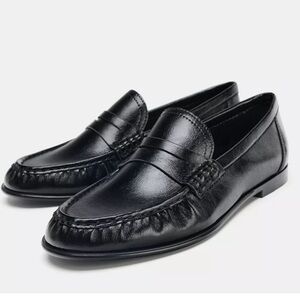 Zara women’s Black Loafers